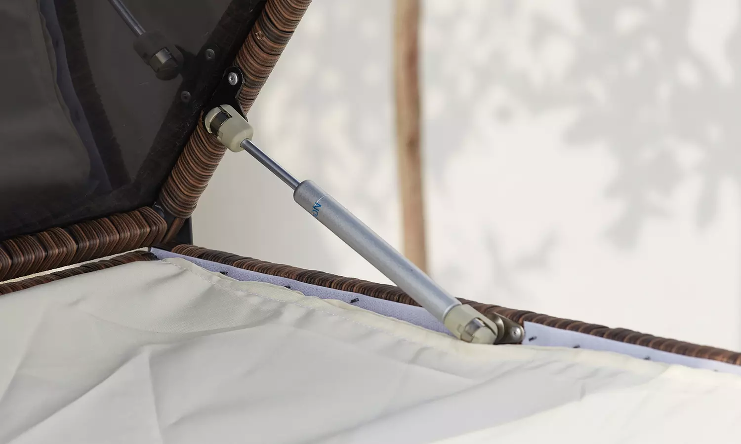 Salon de jardin 4 places Kocoon en résine tressée, modèle "Oacari"