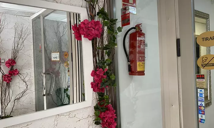 1 o 2 sesiones con radiofrecuencia Indiba y electroestimulación para 1