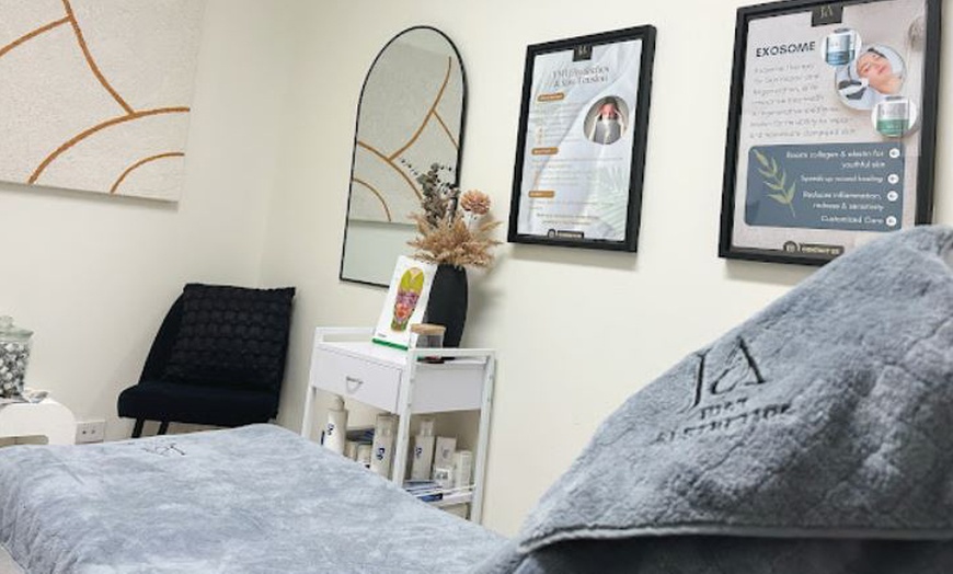 Image 2: Dr Murad-Technoceuticals Peel/Skin Booster-Microneedling & Dermaplane