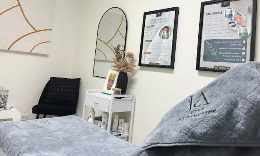 Image 2: Dr Murad-Technoceuticals Peel/Skin Booster-Microneedling & Dermaplane