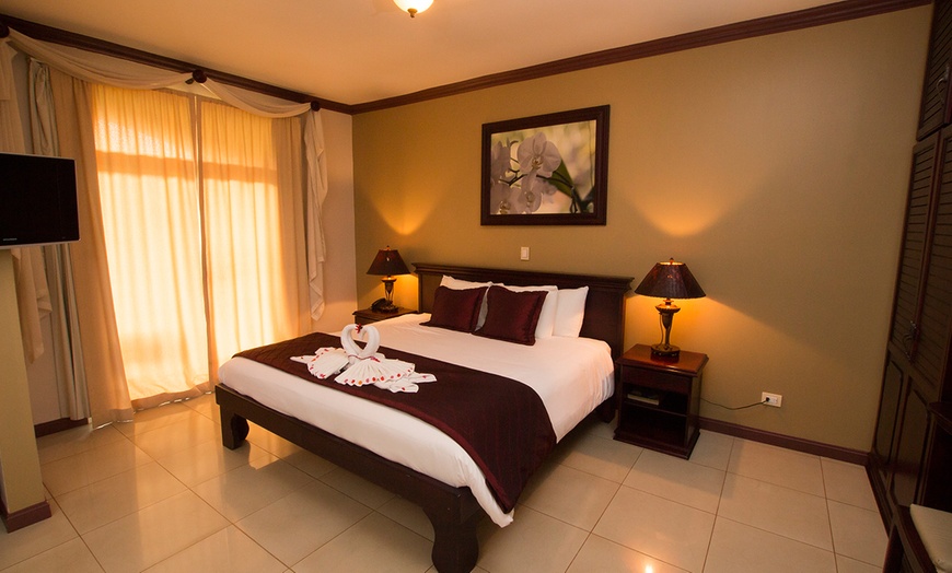 Image 6: ✈ 5-Night Costa Rica Volcano & Cloud Forest Trip w/Air, Car Rental