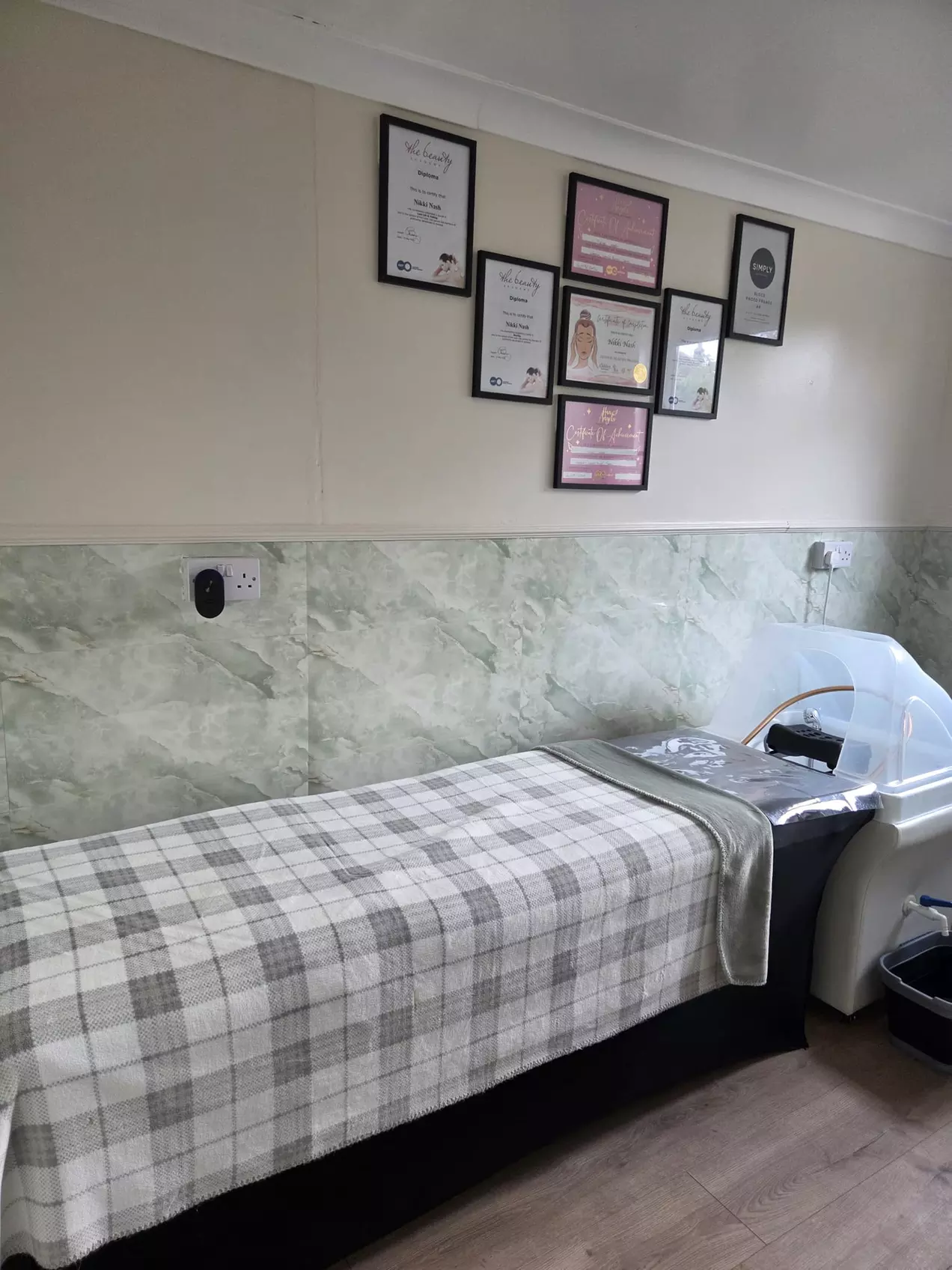 Relax with a Japanese Head Spa - Kobe/ Tokyo / Akita Package