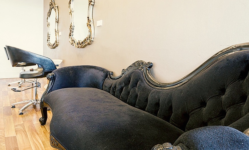 Image 4: Stylish Cut & Blowdry with Half or Full Head of Foils