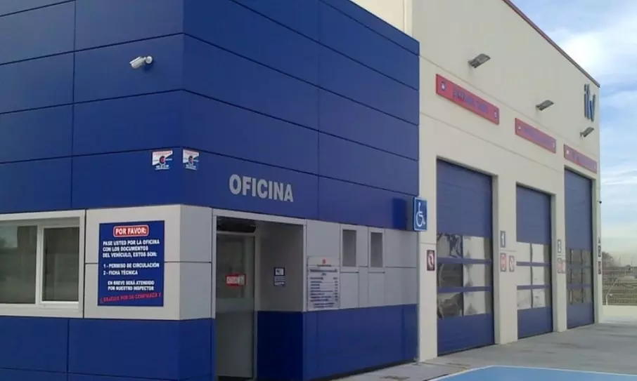 ITV para vehículos gasolina o diésel en ITV Cuatro Vientos TÜV SÜD