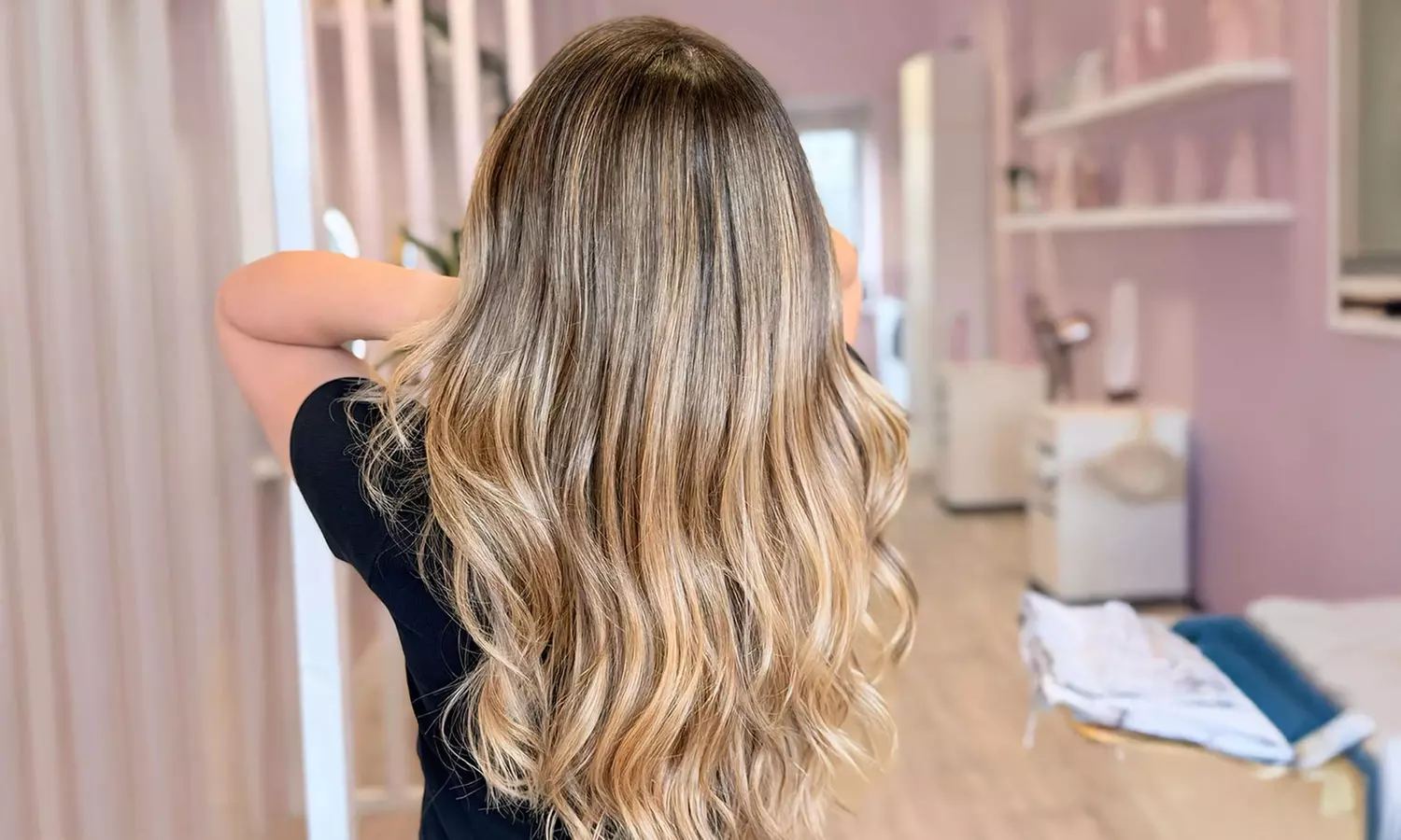 Get a Hair Wash, Conditioning & Blowdry with Cut or Brazilian Keratin