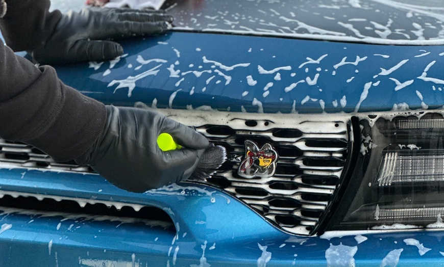 Image 4: Expert Services Awaits: Exterior or Interior Detail or Both 