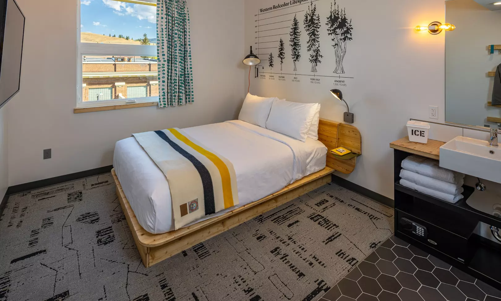 Cozy Basecamp in Downtown Missoula, Steps from Trails & Local Flavor