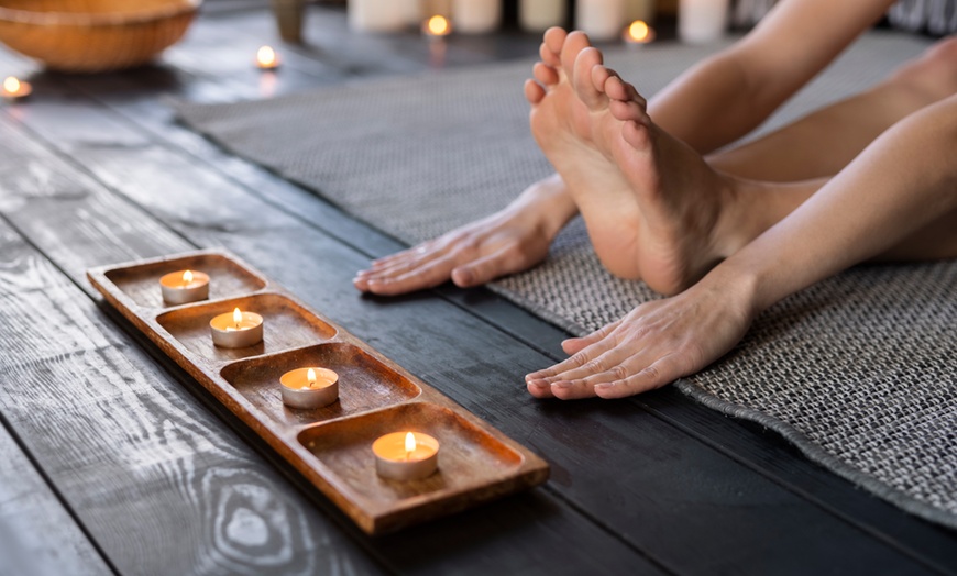 Image 2: Hasta 61% dto. en Masaje - Aromático en Cris Falcão Beauty Pmu