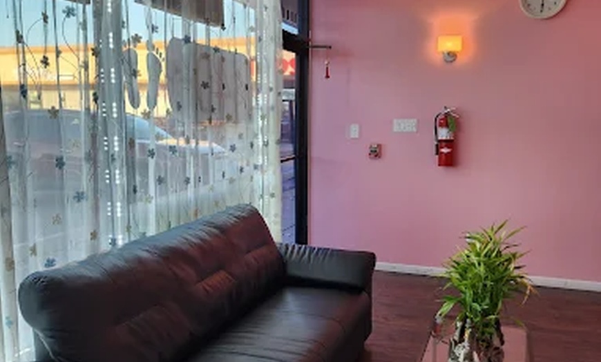 Image 3: Up to 30% Off on Couples Massage at Angel Foot Spa