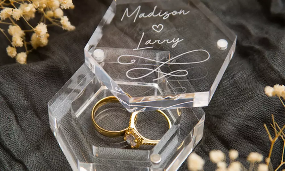 Custom Engraved Ring Boxes: Stylish and Timeless Mother's Day Gift! 