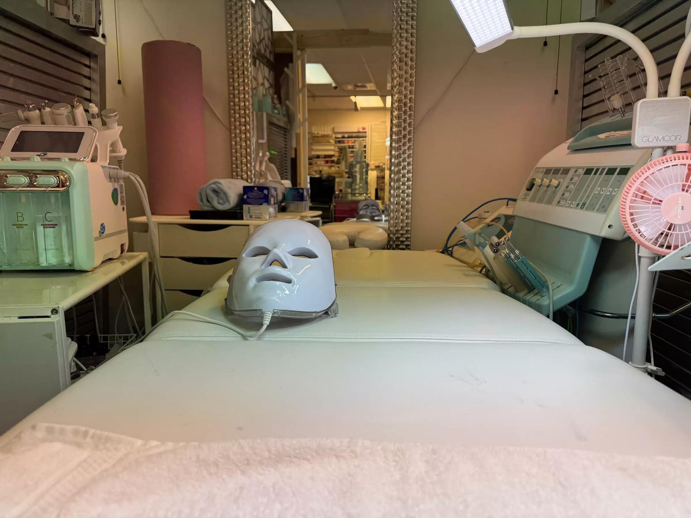 Glow with One, Two, Four or Six HydraFacial with Glowing Skin