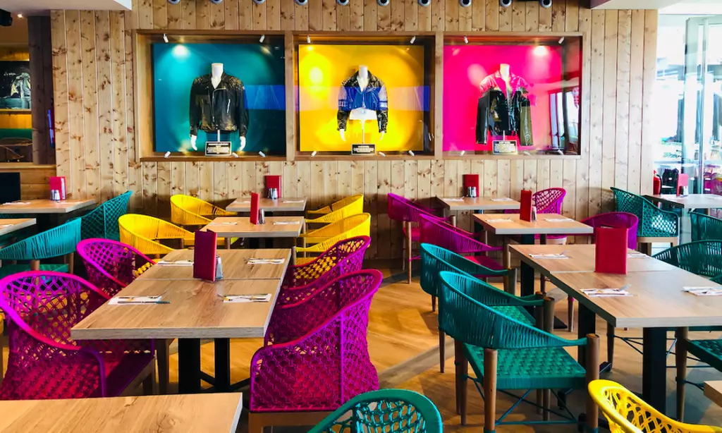 Menú Hard Rock Café clásico o premium para 2 o 4 personas con bebida