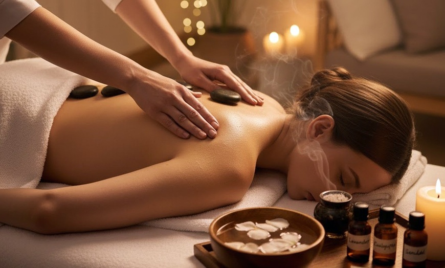Image 1: Masaje relajante con aromaterapia o de tipo a elegir de 30 o 60 min.