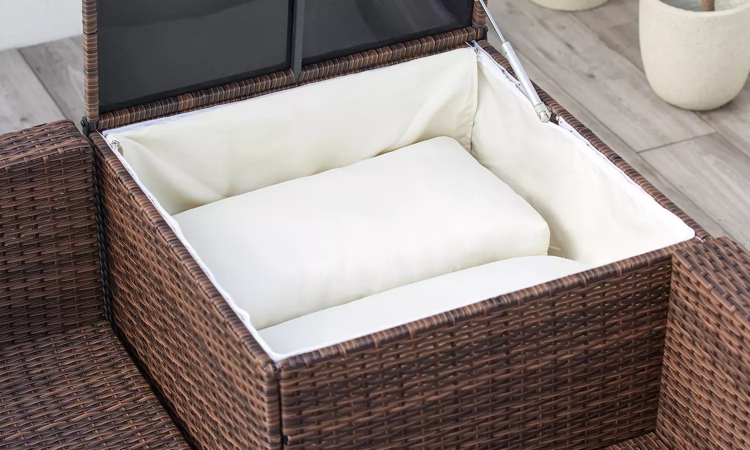 Salon de jardin 4 places Kocoon en résine tressée, modèle "Oacari"