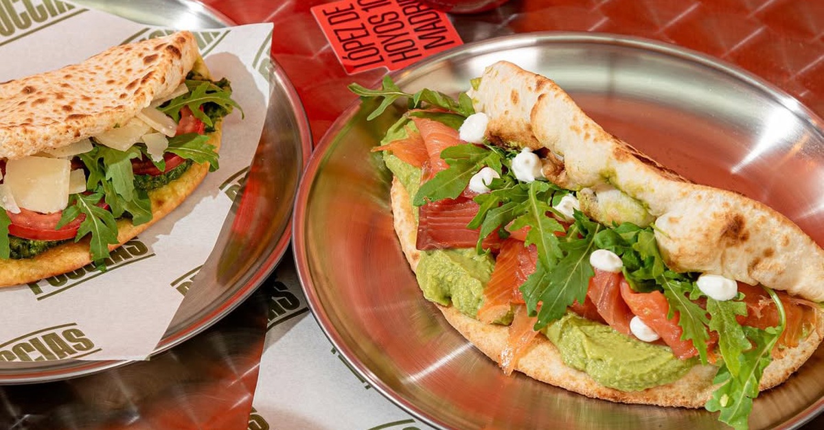 Menú de puccia italiana con bebida en Madrid