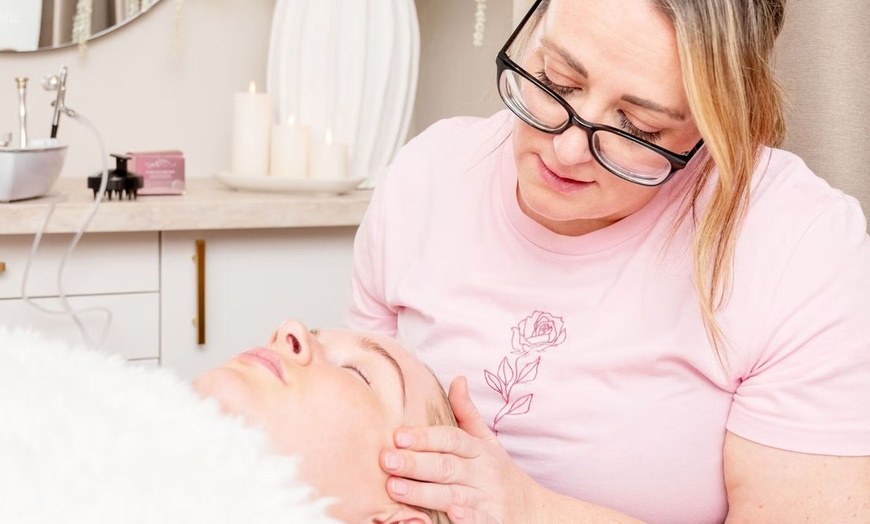 Image 2: 50 Min Back Neck Shoulder, Indian Head Massage or 80 Min Full Body 