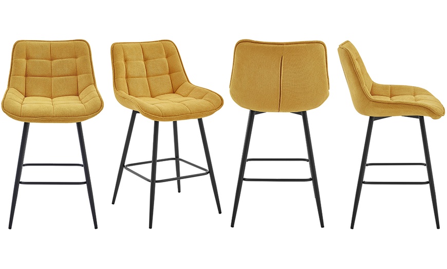 Image 12: Juego de 2 taburetes acolchados a cuadros, modelo Cliff, de Doosense