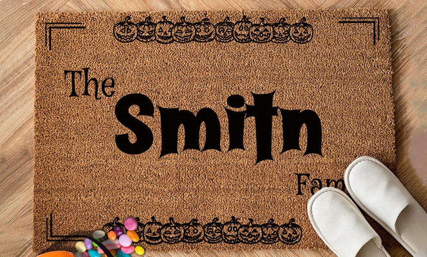 Image 5: Personalisierbare Kokos-Fußmatte in Halloween-Design
