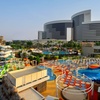 Image 1: 5*Dubai: One-Night Stay with Breakfast and Waterpark Access