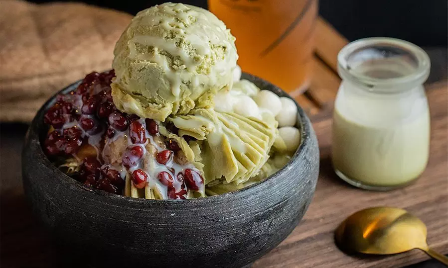 Hong Kong Inspired Drinks Desserts and Entrees for Two or Four