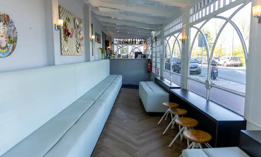 Image 9: Brunch in het donker: proef, voel en beleef het verschil in Amsterdam