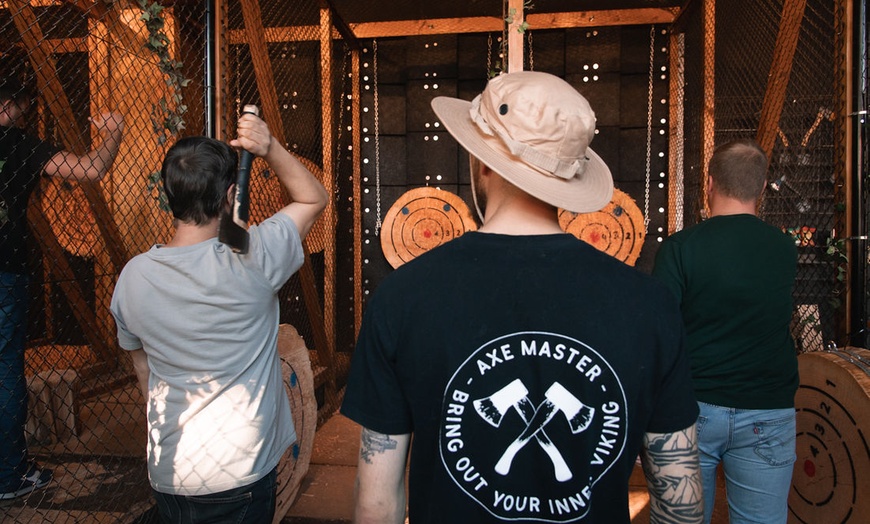 Image 2: 1 Std. 45 Min. Axtwerfen inkl. Nagel-Spiel oder Groupon Challenge