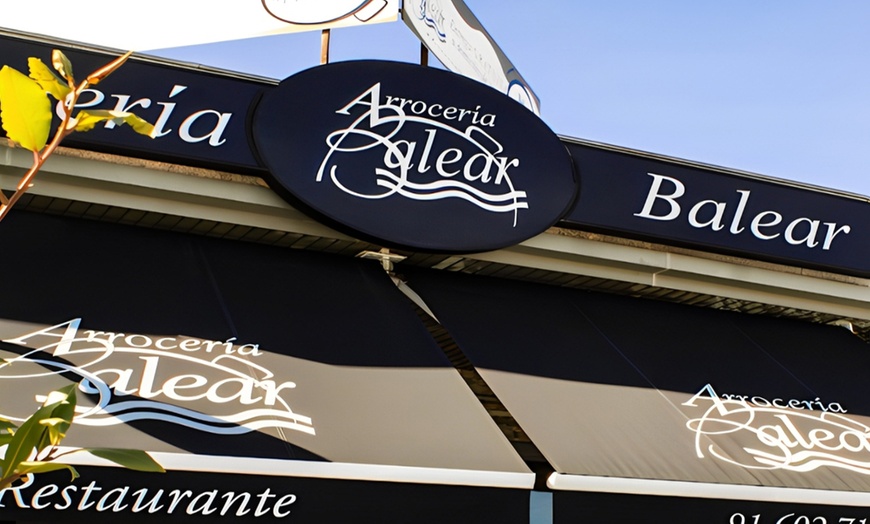 Image 6: Menú tradicional español con opción a botella de vino para 2 o 4