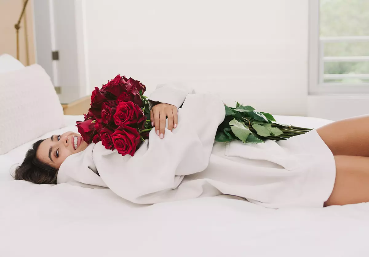 The Feel-Better Gift That Always Works: Farm-Fresh Roses from Rosaholics Up to 71% Off. - Primary Image