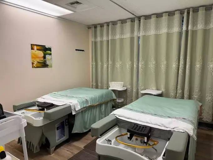 70 or 90-Minute Aromatherapy Essential Oil Shampoo Head Spa