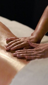 30 minutes - Choice of massage (Back and Neck / Indian Head) - The Harmonic Circle