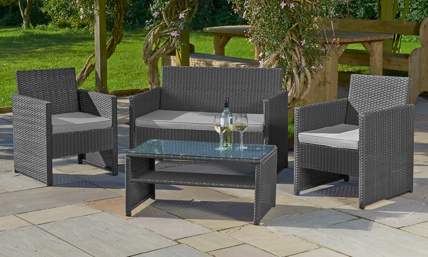 Image 4: 4-Piece Rattan-Effect Garden Set