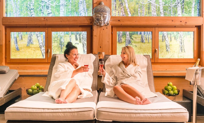 Image 4: Oberstaufen im Allgäu: Deluxe-Doppelzimmer inkl. 3/4 Pension & Spa