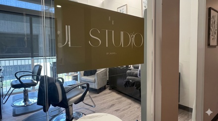 Haircut, Shampoo and Blowdry - Jackie L at Salon Lofts