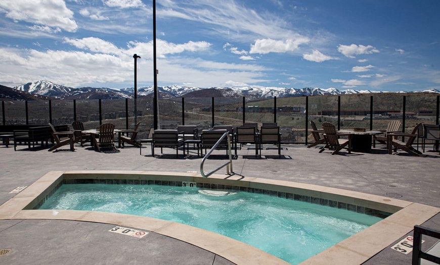 Image 49: Member Pricing: 4* Mountain Resort in Park City with Sweeping Views 
