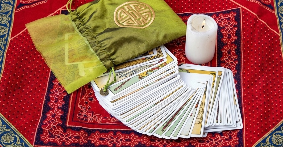 Sesión de tarot, numerología o videncia para una persona en Madrid
