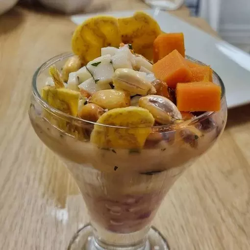 Menú de 3 platos con bebida por persona para 2 o 4 personas