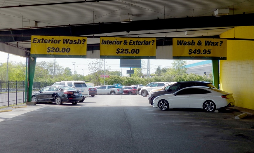 Image 5: 3, 5, 7, or 10-Days of Valet Airport Parking at BNA Up To 30% Off 