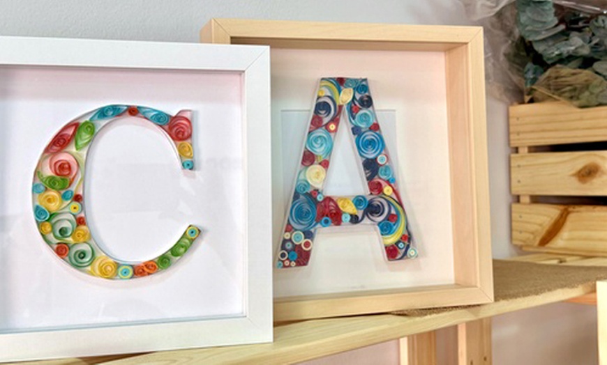 Image 1: Taller de quilling de 3 horas con vino y picoteo para 1 o 2 personas 