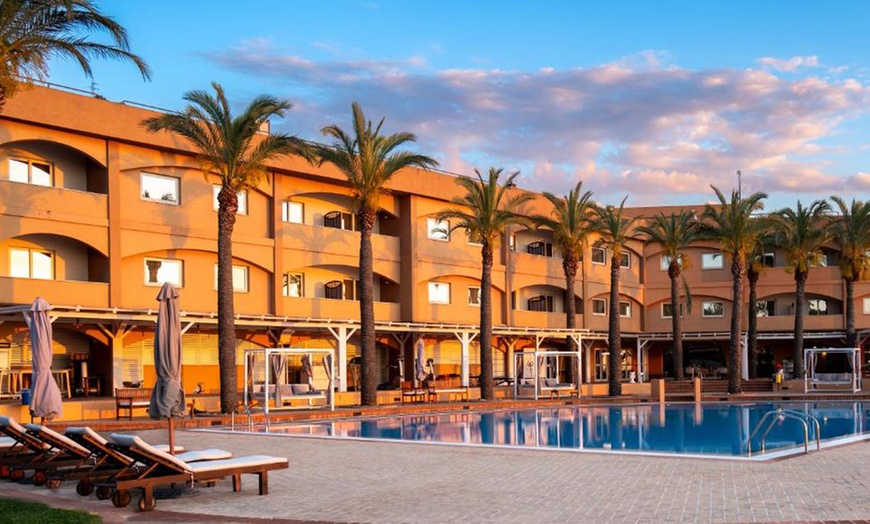 Image 2: Reggio Calabria 4*: camera Superior, colazione, mezza pensione e Spa