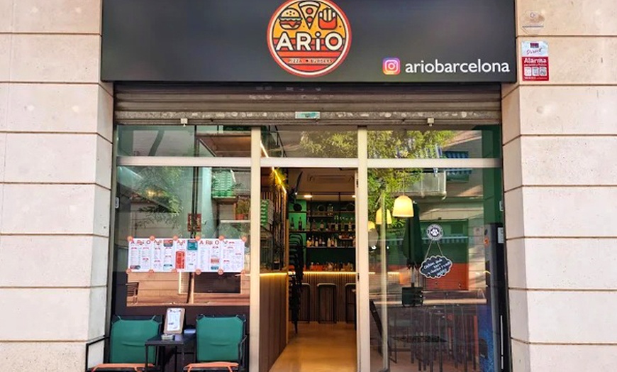 Image 8: Menú de pizza o hamburguesa con patatas y bebida para 2 o 4 personas