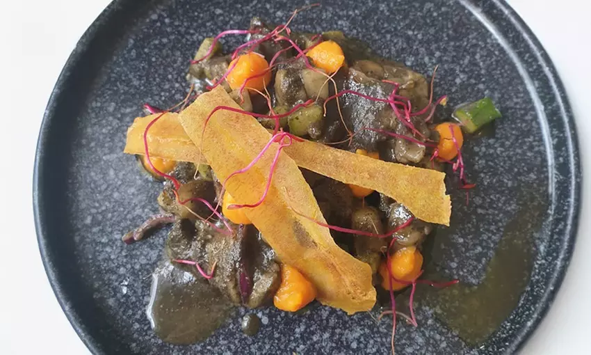 Internationales 3-Gänge-Menü für 2-4 Personen