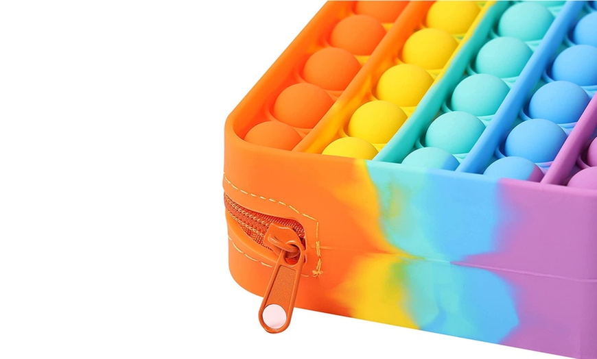 Image 7: Push and Pop Pencil Case