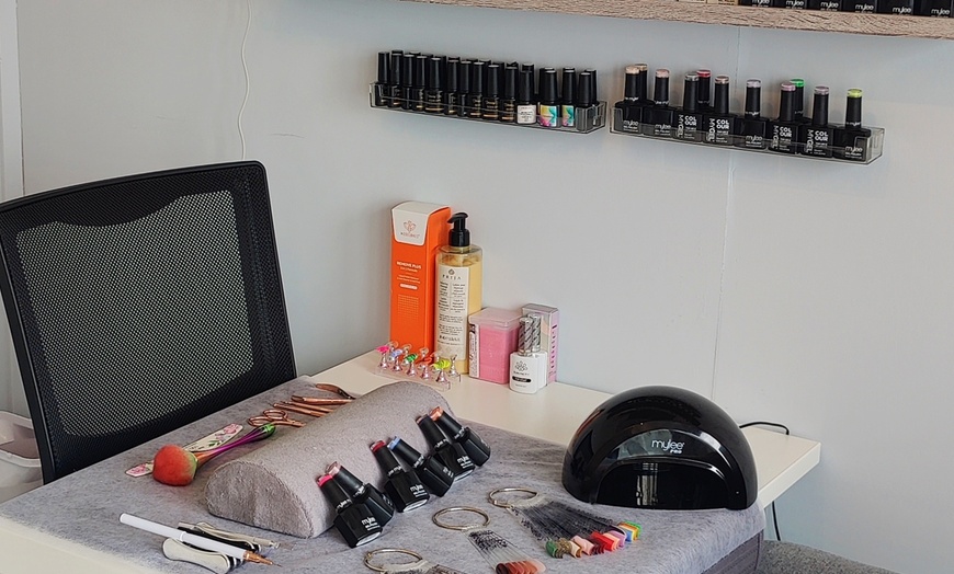 Image 4: Refresh with Gel Polish Hands & Feet & Pedicure 