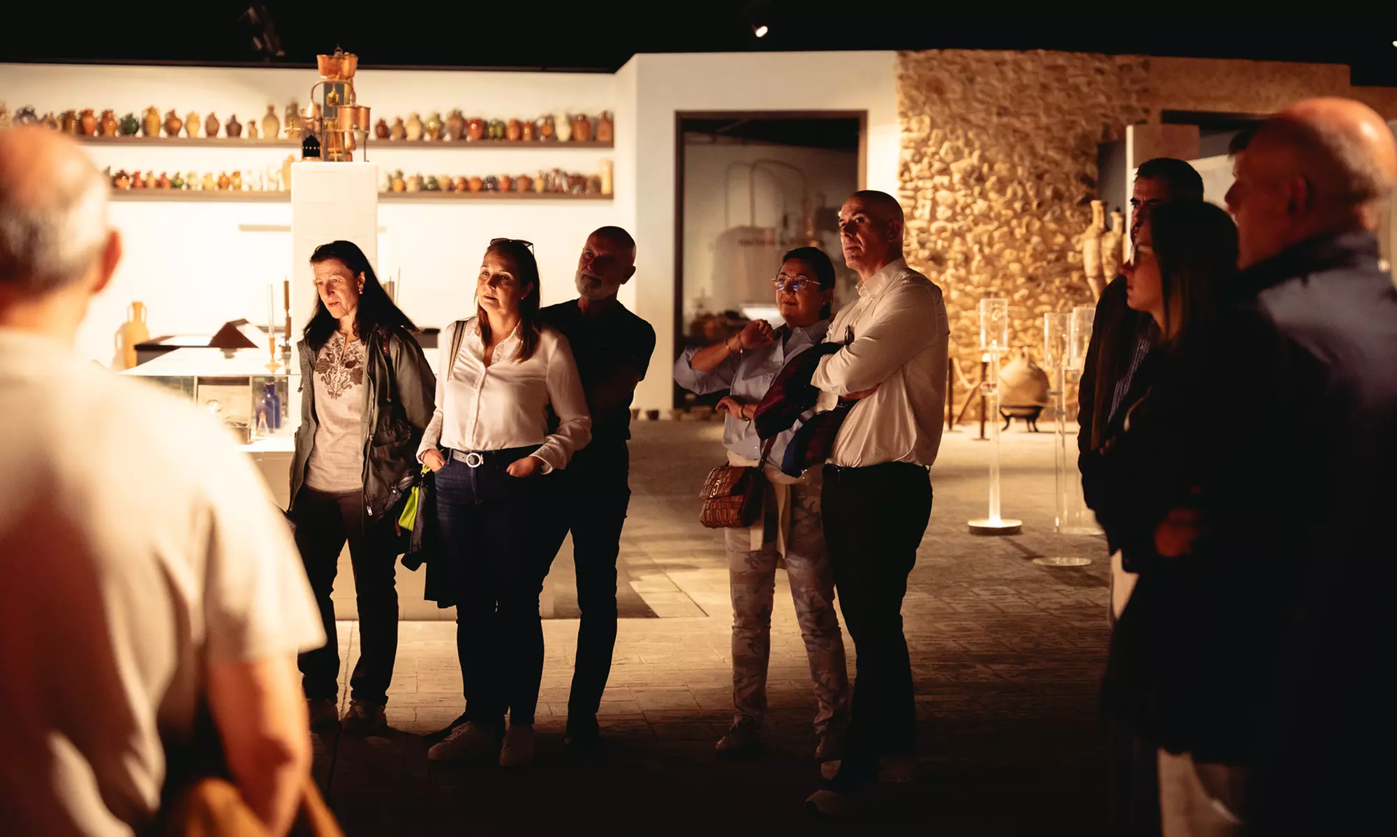 Experiencia de cata de vinos a elegir para 2 con picoteo y botella