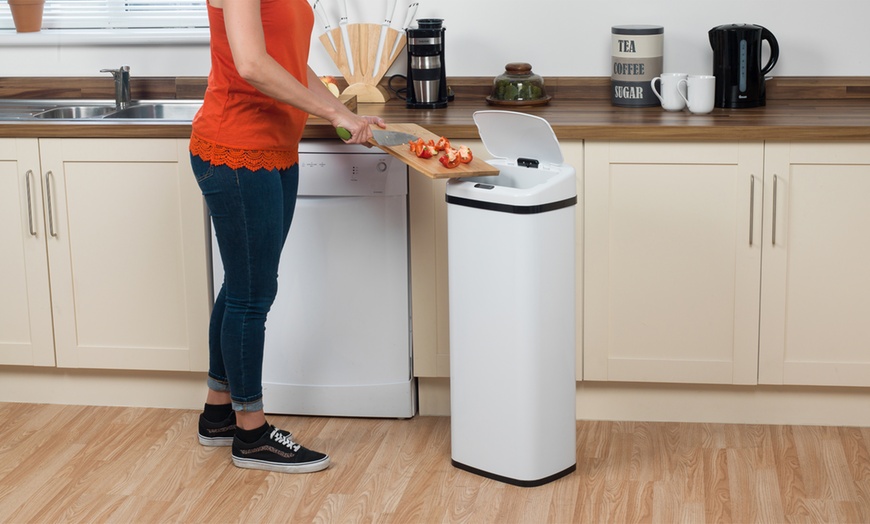 Image 3: Russell Hobbs 50L Sensor Bin