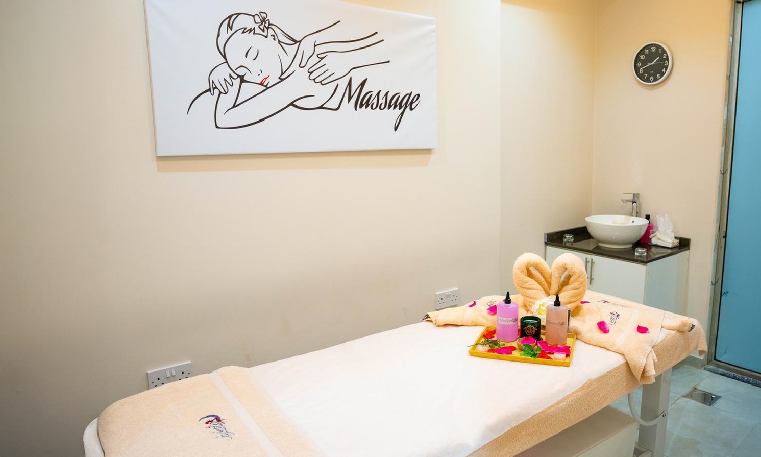 1 Hour Swedish Spa Treatment,1 Hour Moroccan Bath or Combo of Both