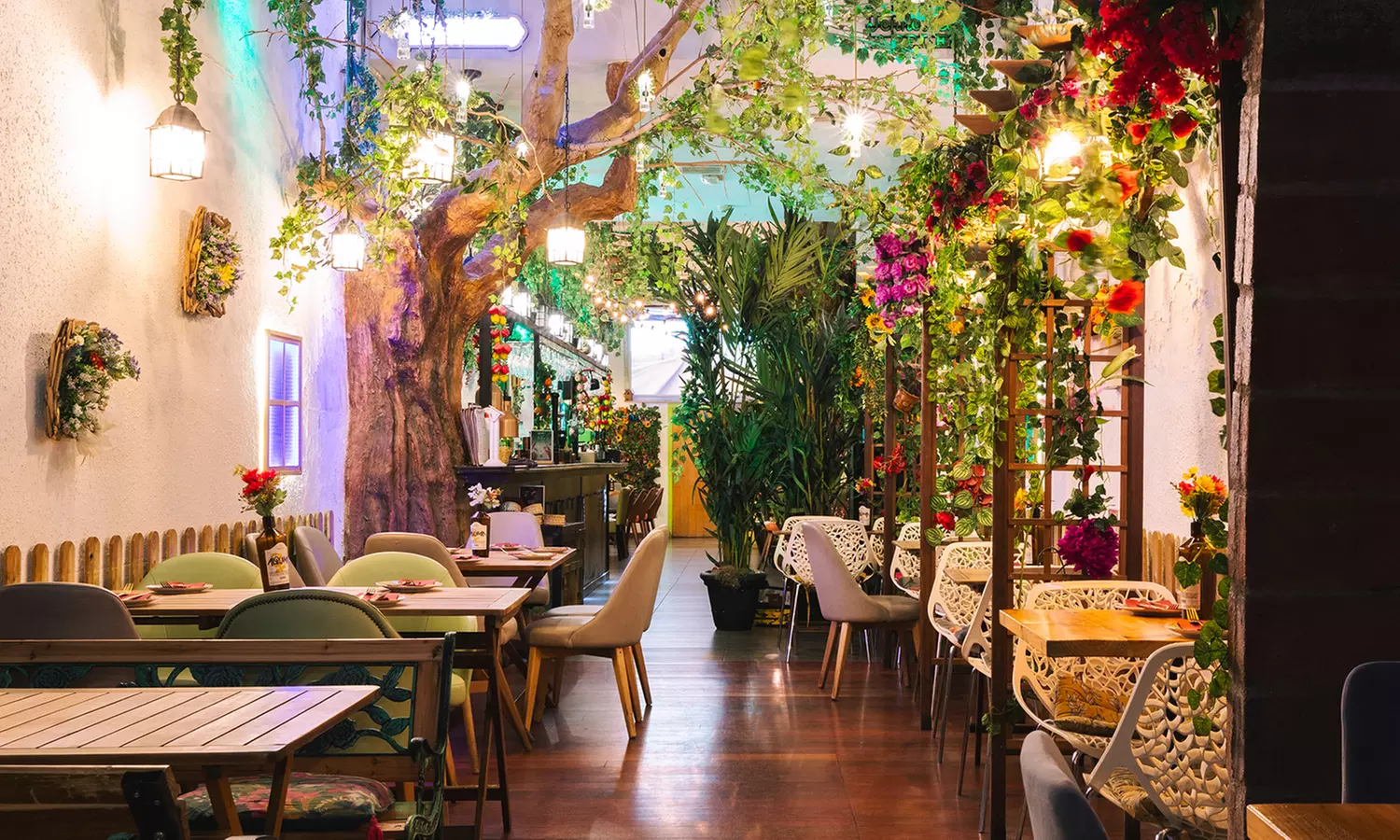 Menú mediterráneo para 2 personas con 6 platos a elegir y bebida