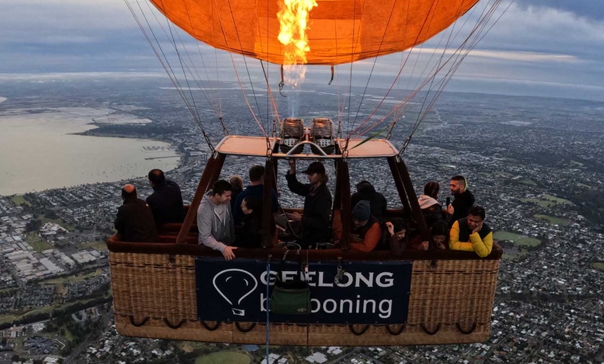 Image 5: Floating Adventure: Geelong Hot Hair Balloon Flight 