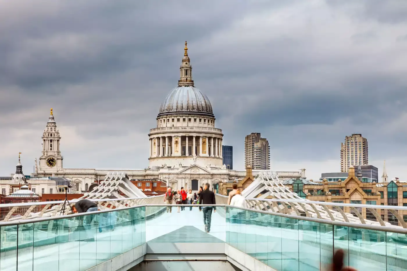 ✈ 8-Day Dublin & London Vacation with Air from Great Value Vacations