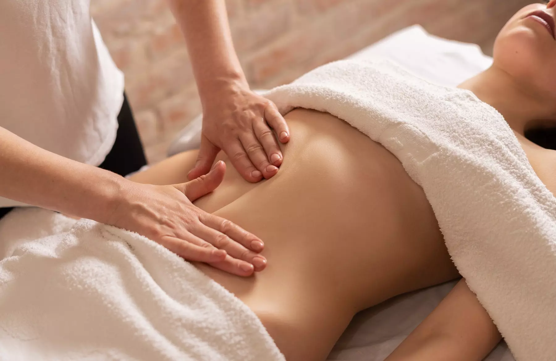 Massage détoxifiant à Fleury-Mérogis : 1 ou 3 séances d'1h au Studio Vyn (jusqu'à 25% de remise) - Primary Image